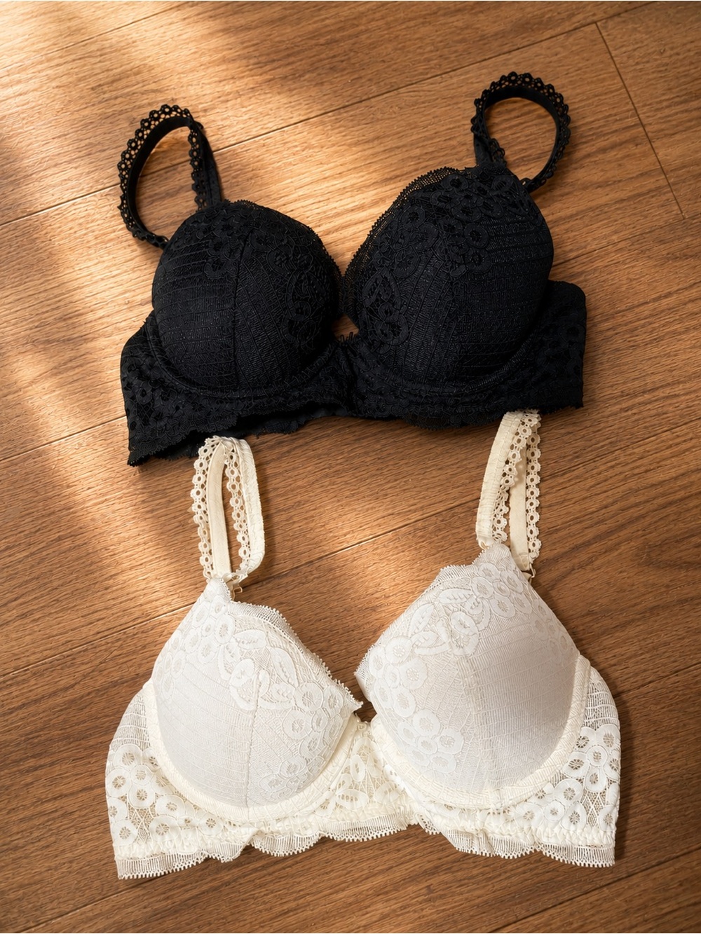 Aerie Lace Bra set - Black and Cream
